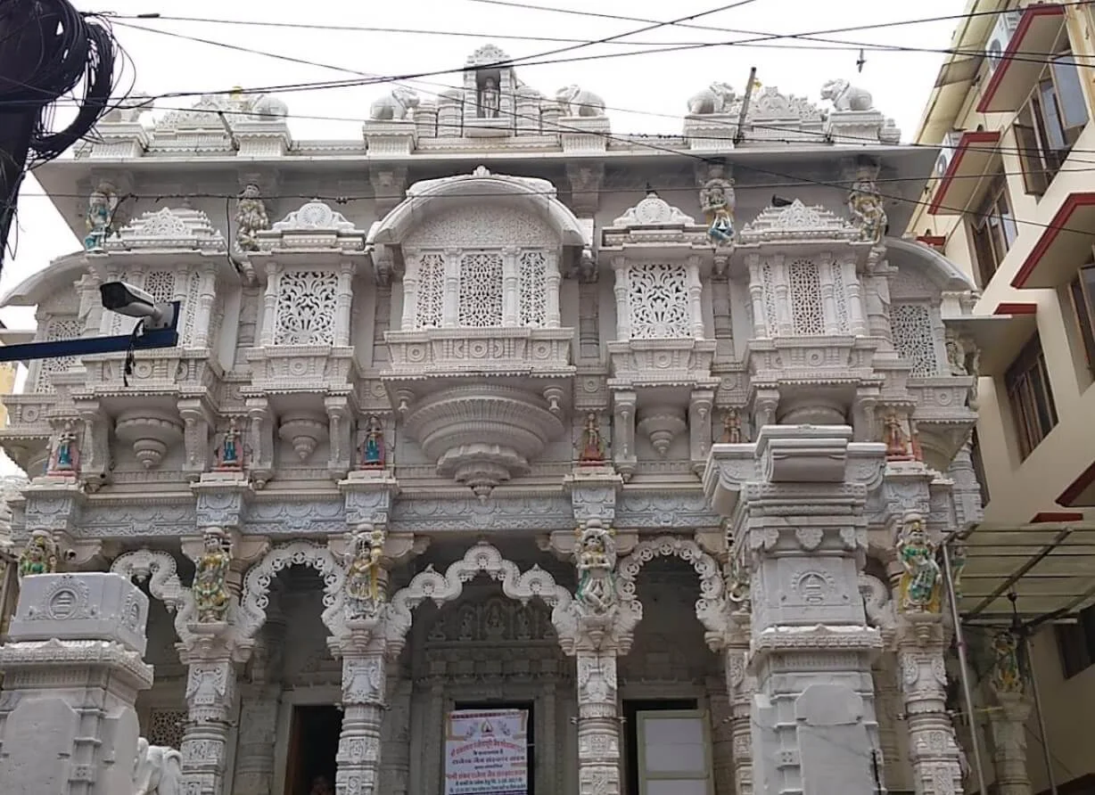 Shri Sambhavnath Jain Shwetamber Mandir in vijayawada